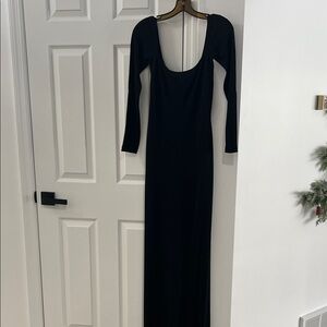 Chic Black Long Sleeve Maxi Dress